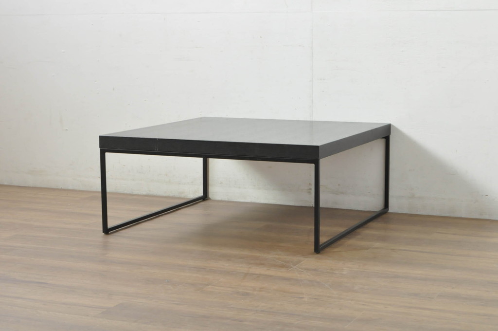 中古　北欧ブランド家具　希少な初期モデル　廃盤品　BoConcept(ボーコンセプト)　ルーゴ　スタイリッシュなデザインがかっこいいシンプルなローテーブル(センターテーブル、リビングテーブル)(R-080383)