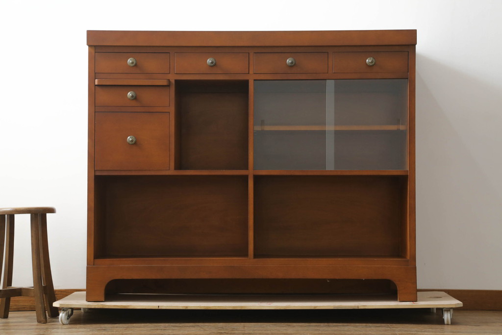 中古　美品!!　横浜ダニエル(daniel)　アーリーアメリカンシリーズ　A-315　滑らかな木肌が上品な雰囲気を醸し出すカウンターテーブルサイドボード(収納棚、戸棚、キッチンカウンター、バーカウンター)(定価約126万円)(R-074682)