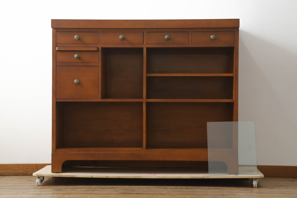 中古　美品!!　横浜ダニエル(daniel)　アーリーアメリカンシリーズ　A-315　滑らかな木肌が上品な雰囲気を醸し出すカウンターテーブルサイドボード(収納棚、戸棚、キッチンカウンター、バーカウンター)(定価約126万円)(R-074682)