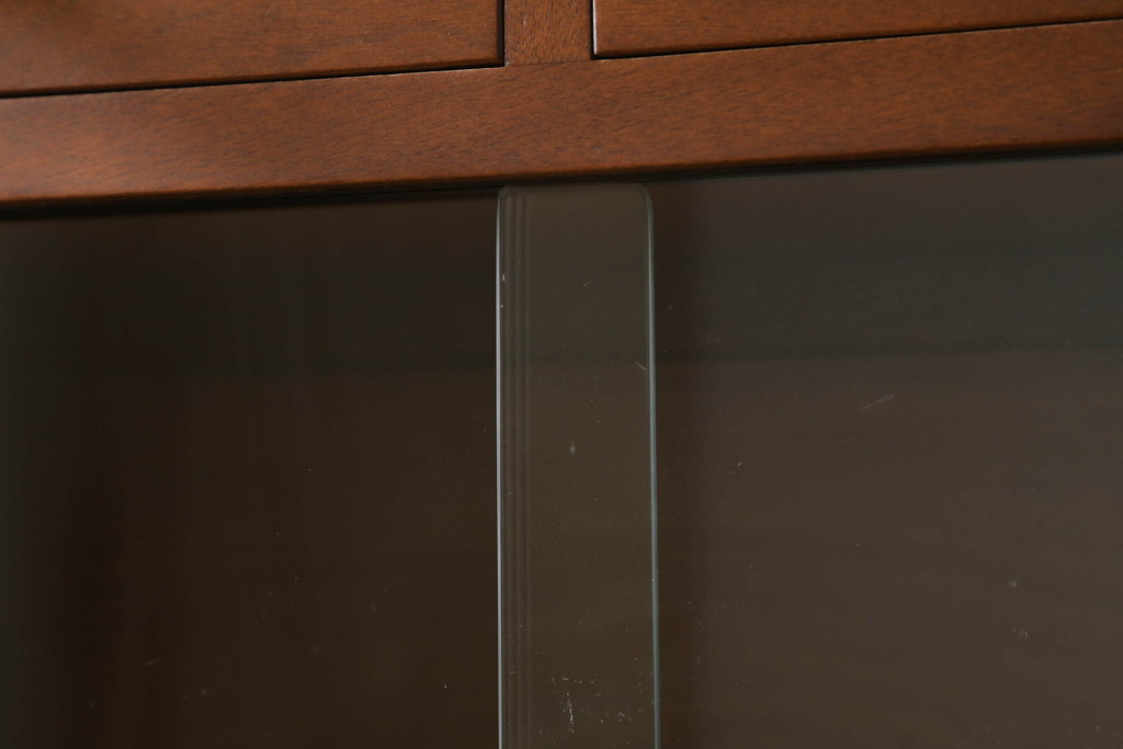 中古　美品!!　横浜ダニエル(daniel)　アーリーアメリカンシリーズ　A-315　滑らかな木肌が上品な雰囲気を醸し出すカウンターテーブルサイドボード(収納棚、戸棚、キッチンカウンター、バーカウンター)(定価約126万円)(R-074682)