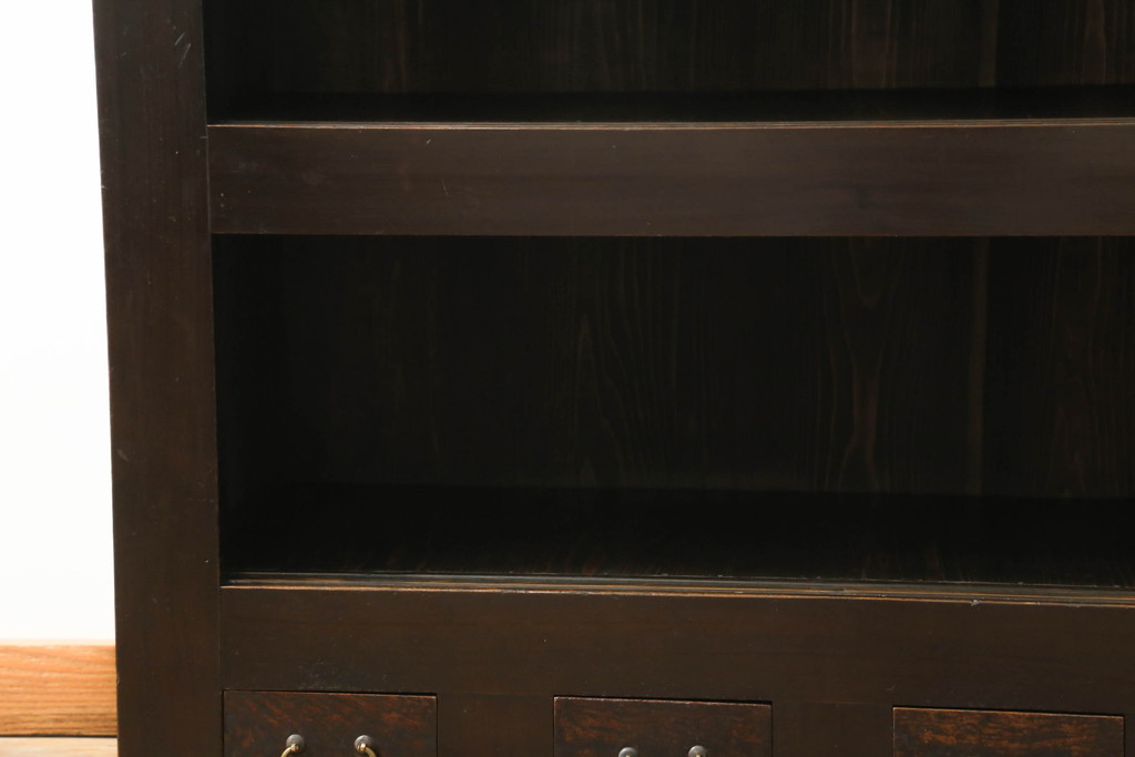 和製アンティーク　四尺　透かしが魅力的な水屋箪笥サイドボード(サイドキャビネット、茶棚、茶箪笥、収納棚、戸棚、食器棚、店舗什器)(R-073301)