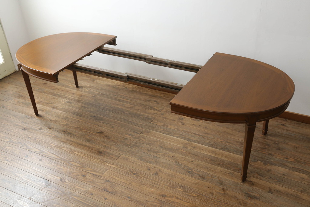 中古　DREXEL HERITAGE(ドレクセルヘリテイジ)　Triune(トライユン)　品のある佇まいが魅力のダイニングテーブル(エクステンションテーブル、食卓、4人掛け、6人掛け、8人掛け)(R-069097)