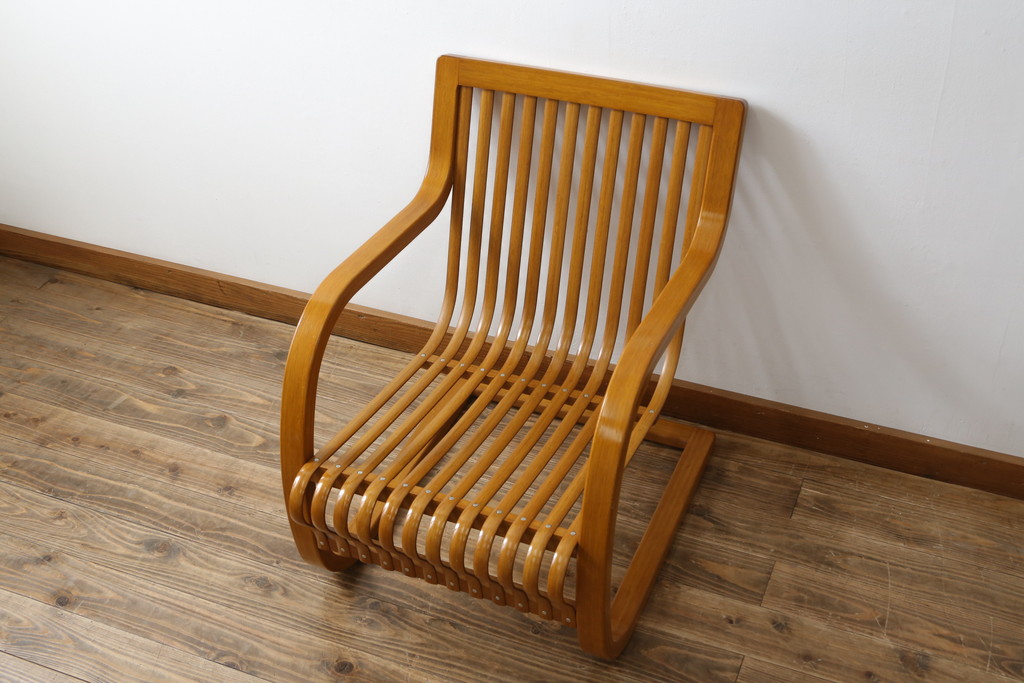 中古　美品　城所右文次デザイン　三越伊勢丹プロパティ・デザイン　Bamboo Chair　滑らかな曲線のデザインが目を惹くバンブーチェアと特注のオットマンのセット(アームチェア、安楽椅子、ディスプレイ、フットスツール)(チェア定価約54万円)(オットマン定価約30万円)(R-081257)