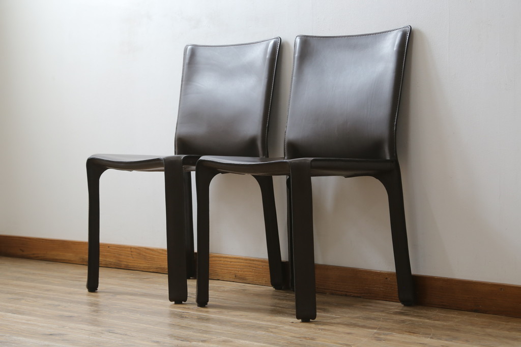 中古　Cassina(カッシーナ)　412　CAB(キャブ)　MARIO BELLINI(マリオベリーニ)　シンプルモダンな空間づくりに活躍するアームレスチェア2脚セット(ダイニングチェア、椅子、イス)(定価2脚で約52万8千円)(R-073992)