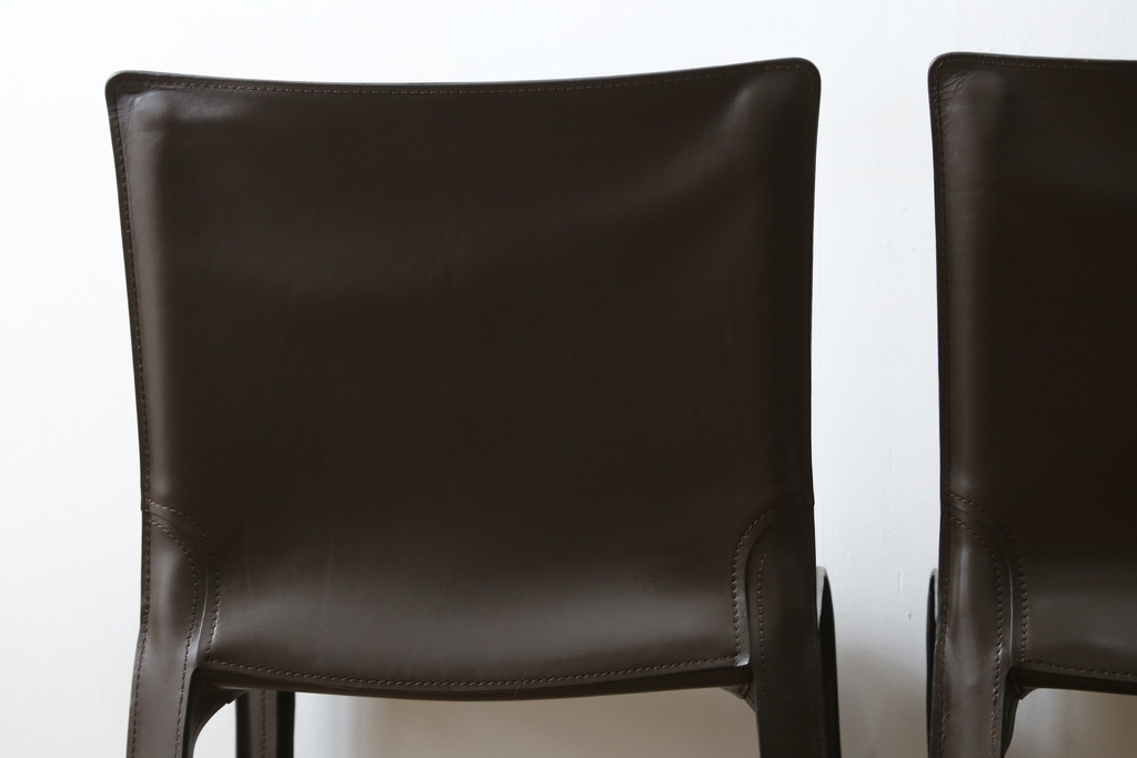 中古　Cassina(カッシーナ)　412　CAB(キャブ)　MARIO BELLINI(マリオベリーニ)　シンプルモダンな空間づくりに活躍するアームレスチェア2脚セット(ダイニングチェア、椅子、イス)(定価2脚で約52万8千円)(R-073999)