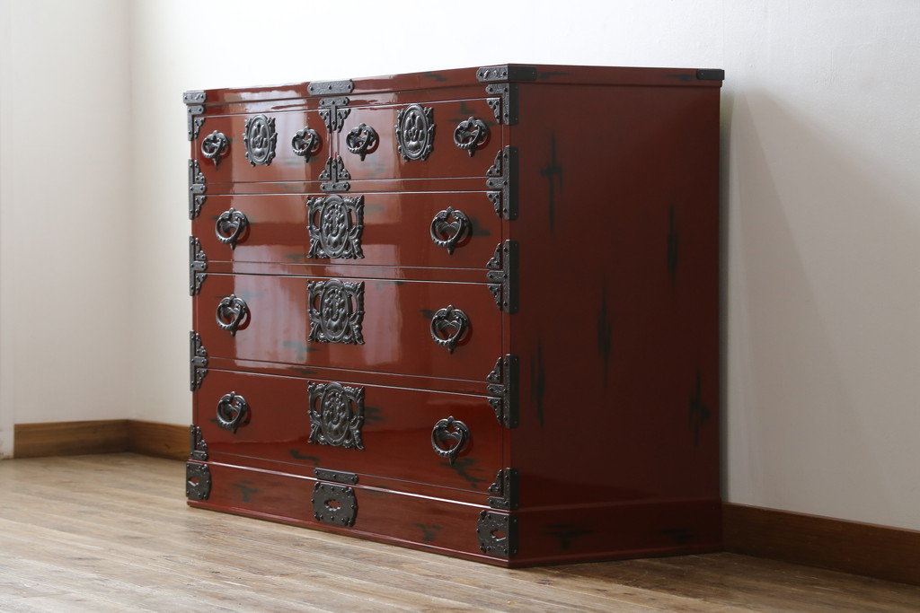 中古　美品　最高級特注品　超希少　激レア品　根来塗り　桜木作　朱色と黒のコントラストが美しい岩谷堂箪笥(和タンス、整理箪笥、収納箪笥、衣装箪笥、引き出し)(定価推定約90万円)(R-073781)