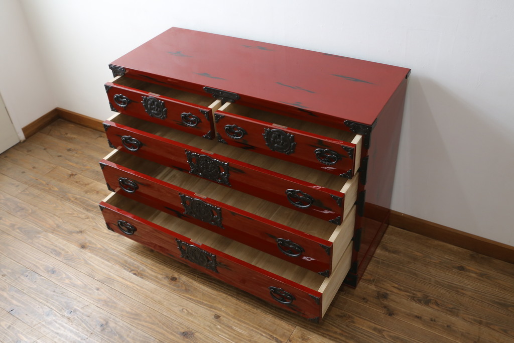 中古　美品　最高級特注品　超希少　激レア品　根来塗り　桜木作　朱色と黒のコントラストが美しい岩谷堂箪笥(和タンス、整理箪笥、収納箪笥、衣装箪笥、引き出し)(定価推定約90万円)(R-073781)