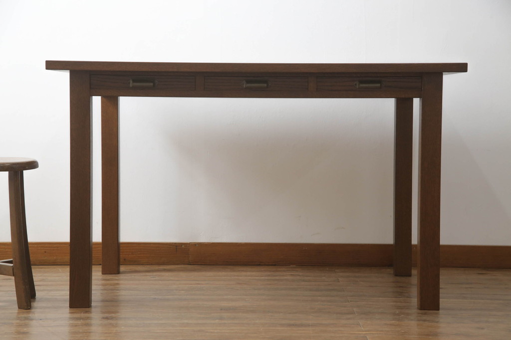 【オーダー家具実例】当店のオリジナル家具を参考に、両面引き出し付きの作業台を新規製作しました。(4人掛け、四人掛け、ダイニングテーブル)