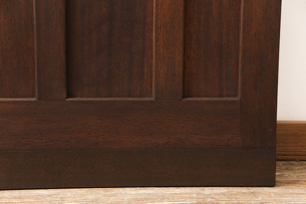 【セミオーダー家具実例】木製ドアの高さと幅をリサイズ!ドアパーツやガラスなど、できる限り既存のものを使用して、レトロなアンティークドアに仕上げました。(ガラス扉、建具)