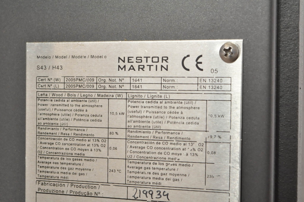 中古　美品　NESTOR MARTIN(ネスターマーティン)　S43　スタイリッシュなデザインでお部屋にも取り入れやすい薪ストーブ(暖房器具)(R-080286)