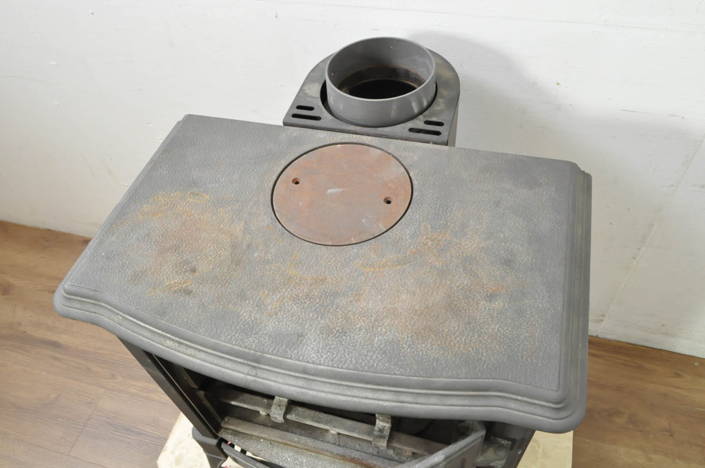 中古　美品　NESTOR MARTIN(ネスターマーティン)　S43　スタイリッシュなデザインでお部屋にも取り入れやすい薪ストーブ(暖房器具)(R-080286)