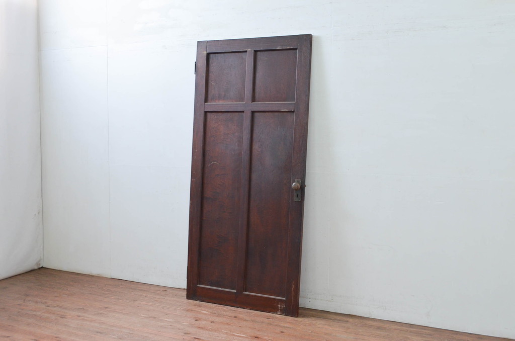 アンティーク建具　レトロな佇まいが魅力的なドア1枚(木製扉、板戸)(R-080873)