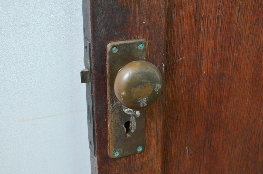 アンティーク建具　レトロな佇まいが魅力的なドア1枚(木製扉、板戸)(R-080873)