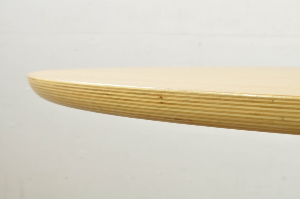 中古　美品　arflex(アルフレックス)　ステーションチェントロ(STATION CENTRO)　洗練されたモダンデザインが魅力的なダイニングテーブル(定価約45万円)(ラウンドテーブル、丸テーブル、食卓)(R-080284)