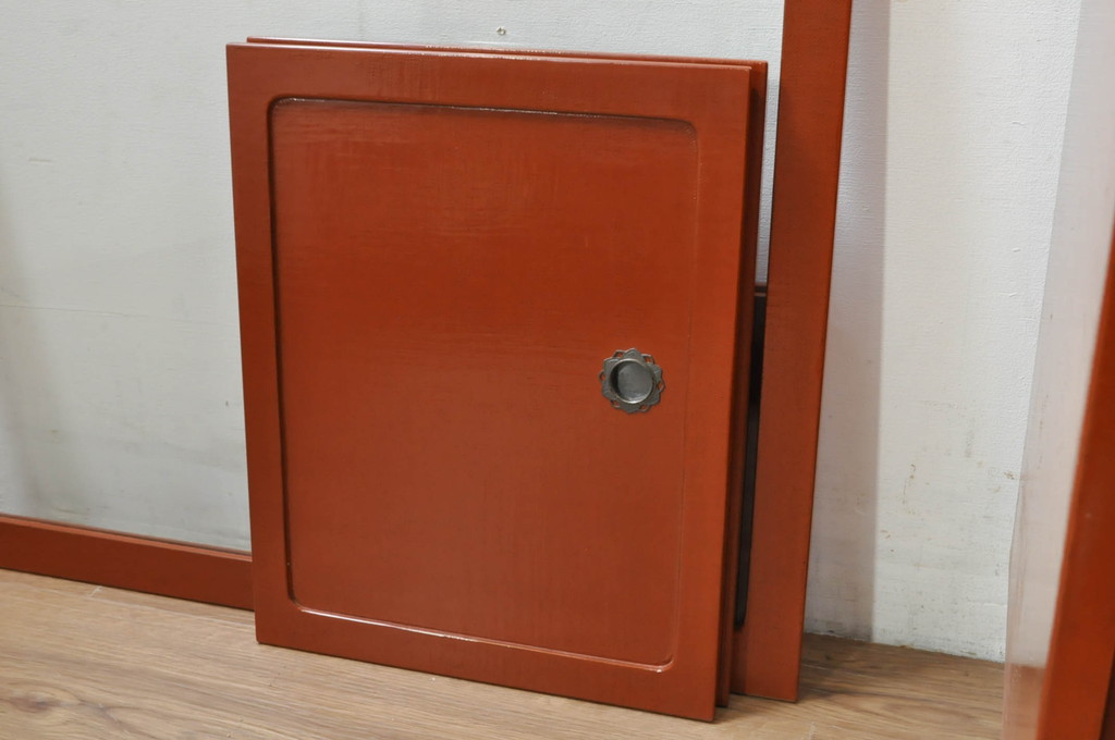 中古　超美品!!　特注!!　最上物!!　内部まで漆塗り　朱塗　布目塗り　漆の味のある風合いが目を引く茶タンス(茶箪笥、茶棚、飾り棚、収納棚、戸棚、引き出し)(製作費約300万円)(R-080306)