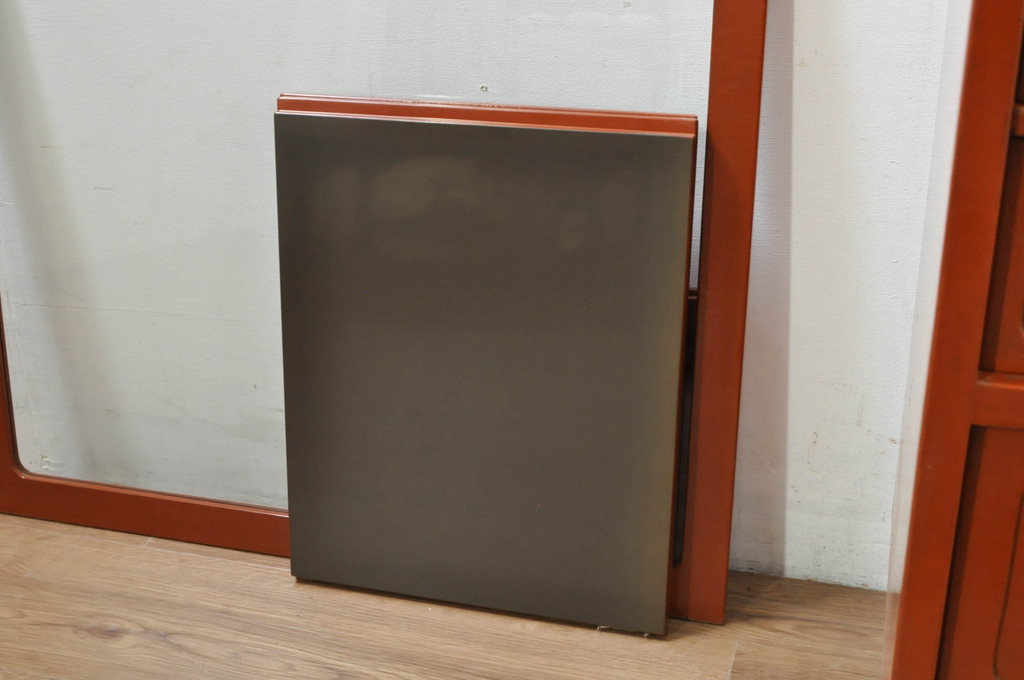 中古　超美品!!　特注!!　最上物!!　内部まで漆塗り　朱塗　布目塗り　漆の味のある風合いが目を引く茶タンス(茶箪笥、茶棚、飾り棚、収納棚、戸棚、引き出し)(製作費約300万円)(R-080306)