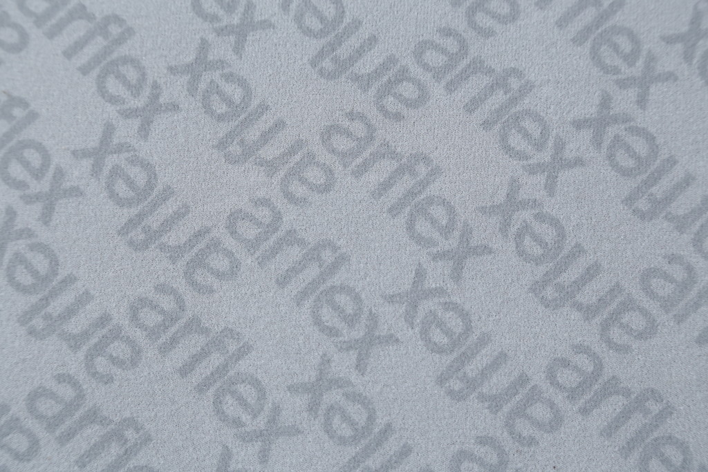 中古　美品　arflex(アルフレックス)　GRAN(グラン)　サイドテーブル付き　レーザーとファブリックの組み合わせがお洒落なクッション付きシステムソファ(本革、カウチソファ、コーナーソファ、ラウンドソファ、アームソファ)(R-068386)