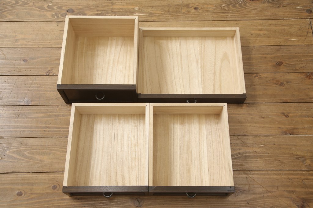 【セミオーダー家具実例】キャビネットに高品質リペアを施しました。戸棚の建具を障子からクリアガラスへ変更しました。(水屋箪笥、食器棚、収納棚、戸棚)