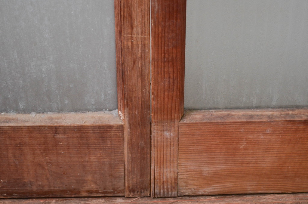 アンティーク建具　デザイングッド!!　レトロな空間作りにおすすめなガラス戸2枚セット(引き戸)(R-080883)