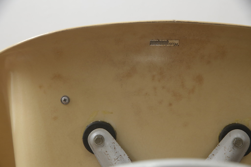 【セミオーダー家具実例】ラウンジチェアに高品質リペアを施しました。ご希望の生地で座面を張り替えました。(イージーチェア、1人掛けソファ、椅子)