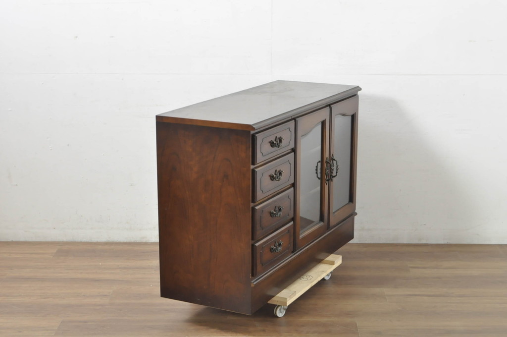 中古　美品　カリモク家具(karimoku)　COLONIAL(コロニアル)シリーズ　QC3607NK　カントリースタイルのお部屋作りにおすすめのおしゃれなオーディオボード(サイドボード、ローボード、収納棚、戸棚)(R-080390)