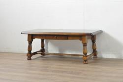 中古　美品　カリモク家具(karimoku)　COLONIAL(コロニアル)シリーズ　　カントリースタイルのお部屋作りにおすすめのおしゃれな引き出し付きローテーブル(サイドテーブル、センターテーブル、リビングテーブル)(R-080391)