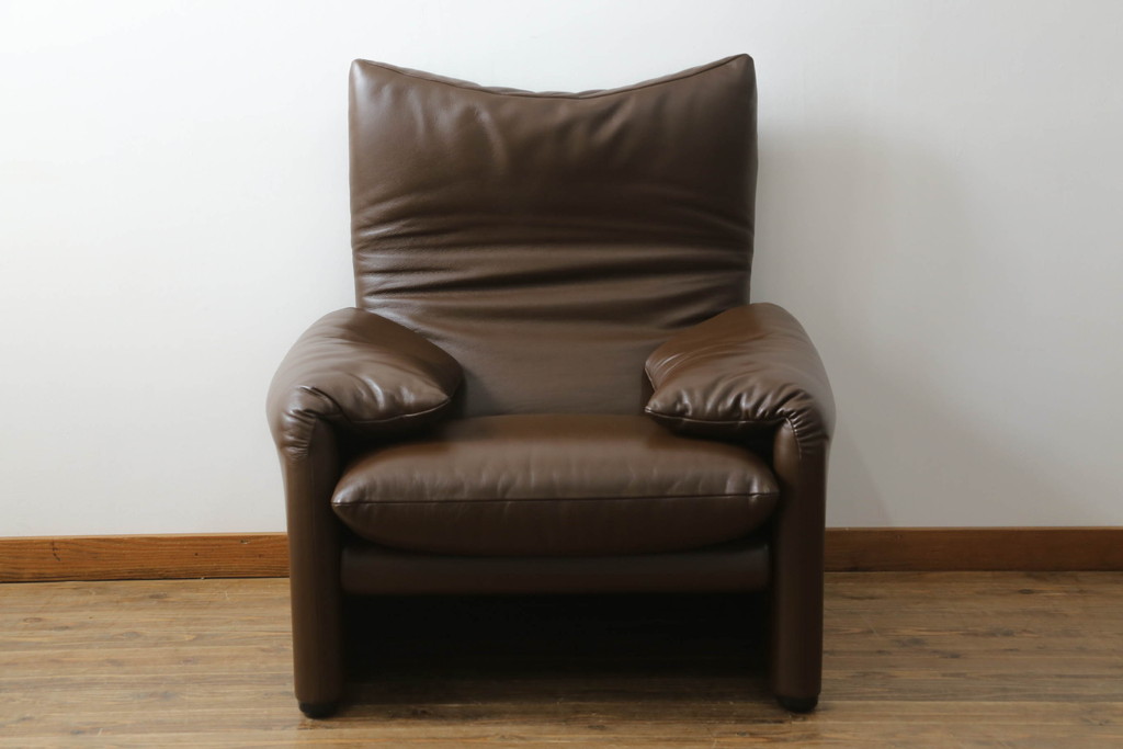 中古　美品　Cassina(カッシーナ)　MARALUNGA(マラルンガ)　本革(レザー)　高級感漂う佇まいが魅力の1人掛けソファ(アームチェア、一人掛け、1P)(定価約100万円)(R-072841)