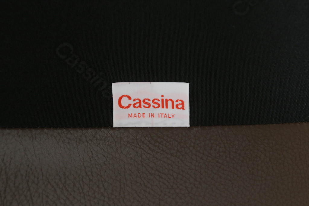 中古　美品　Cassina(カッシーナ)　MARALUNGA(マラルンガ)　本革(レザー)　高級感漂う佇まいが魅力の1人掛けソファ(アームチェア、一人掛け、1P)(定価約100万円)(R-072841)