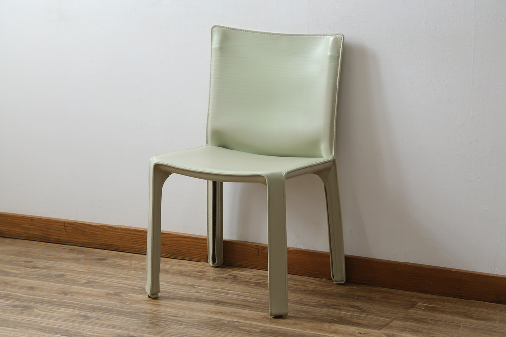 中古　Cassina(カッシーナ)　412　CAB(キャブ)　MARIO BELLINI(マリオベリーニ)　本革(レザー)　シンプルモダンな空間づくりに活躍するアームレスチェア(ダイニングチェア、椅子、イス)(定価約23万7千円)(R-073555)