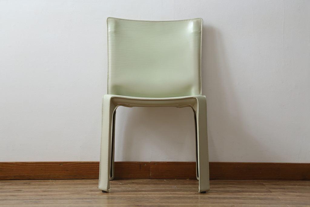 中古　Cassina(カッシーナ)　412　CAB(キャブ)　MARIO BELLINI(マリオベリーニ)　本革(レザー)　シンプルモダンな空間づくりに活躍するアームレスチェア(ダイニングチェア、椅子、イス)(定価約23万7千円)(R-073555)