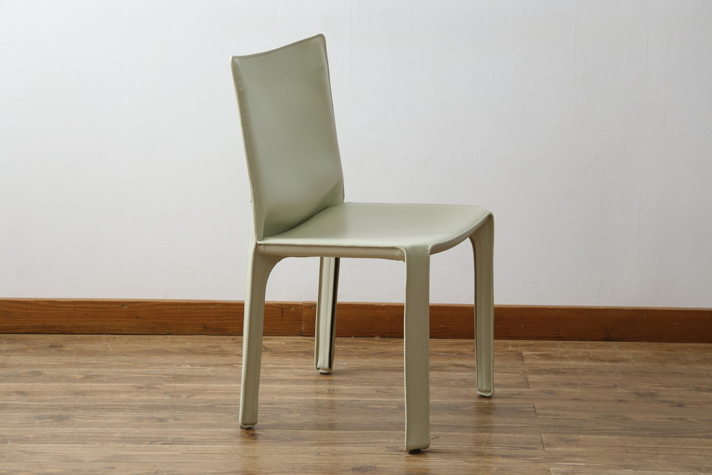 中古　Cassina(カッシーナ)　412　CAB(キャブ)　MARIO BELLINI(マリオベリーニ)　本革(レザー)　シンプルモダンな空間づくりに活躍するアームレスチェア(ダイニングチェア、椅子、イス)(定価約23万7千円)(R-073555)