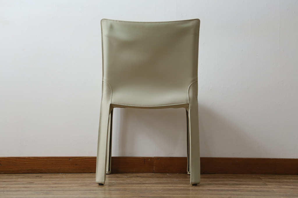 中古　Cassina(カッシーナ)　412　CAB(キャブ)　MARIO BELLINI(マリオベリーニ)　本革(レザー)　シンプルモダンな空間づくりに活躍するアームレスチェア(ダイニングチェア、椅子、イス)(定価約23万7千円)(R-073555)