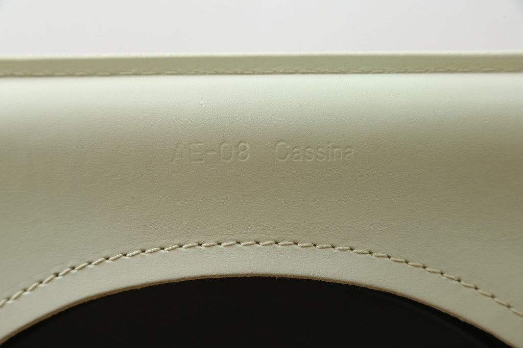 中古　Cassina(カッシーナ)　412　CAB(キャブ)　MARIO BELLINI(マリオベリーニ)　本革(レザー)　シンプルモダンな空間づくりに活躍するアームレスチェア(ダイニングチェア、椅子、イス)(定価約23万7千円)(R-073555)