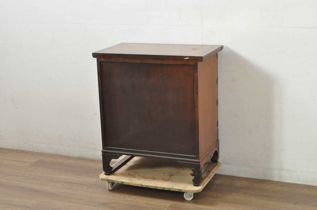 中古　美品　李朝　作りの良い真鍮(しんちゅう)金具が魅力的なキャビネット(サイドキャビネット、サイドテーブル、箪笥、収納棚、戸棚)(R-080379)