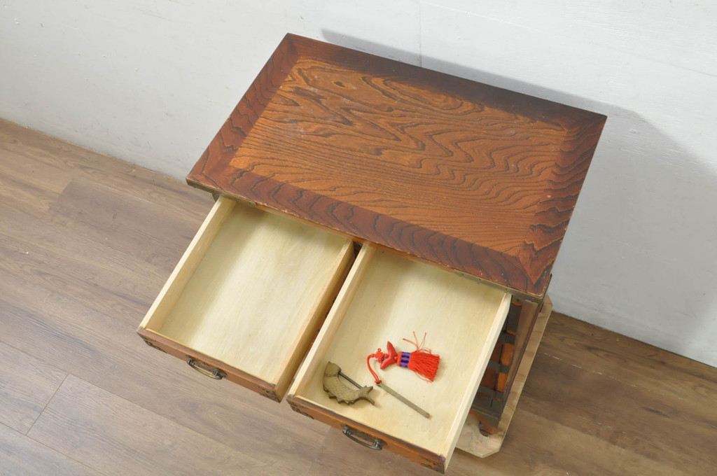 中古　美品　李朝　作りの良い真鍮(しんちゅう)金具が魅力的なキャビネット(サイドキャビネット、サイドテーブル、箪笥、収納棚、戸棚)(R-080379)