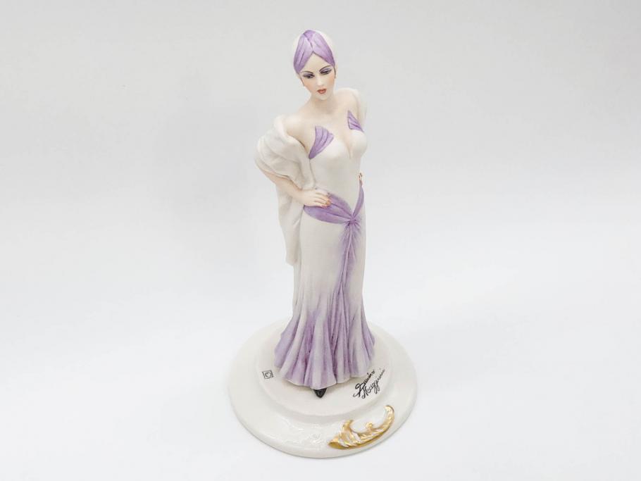 イタリア　カポディモンテ(Capodimonte)　サンドロ・マッジョーニ(Sandro Maggioni)　ドレスの柔らかな雰囲気が美しいフィギュリン(陶器人形、女性、置物、オブジェ)(R-081296)