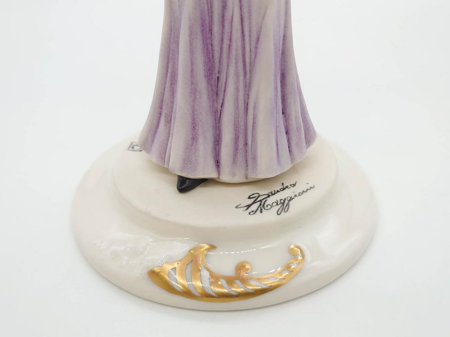 イタリア　カポディモンテ(Capodimonte)　サンドロ・マッジョーニ(Sandro Maggioni)　ドレスの柔らかな雰囲気が美しいフィギュリン(陶器人形、女性、置物、オブジェ)(R-081296)
