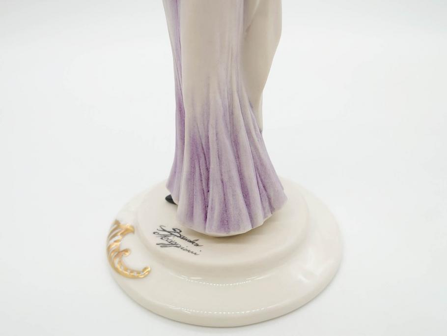 イタリア　カポディモンテ(Capodimonte)　サンドロ・マッジョーニ(Sandro Maggioni)　ドレスの柔らかな雰囲気が美しいフィギュリン(陶器人形、女性、置物、オブジェ)(R-081296)