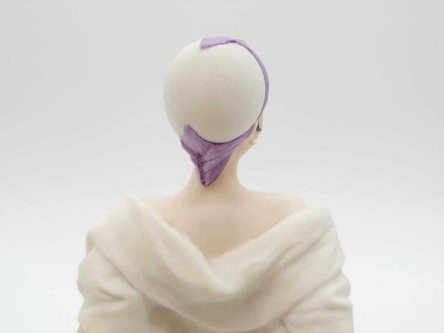 イタリア　カポディモンテ(Capodimonte)　サンドロ・マッジョーニ(Sandro Maggioni)　ドレスの柔らかな雰囲気が美しいフィギュリン(陶器人形、女性、置物、オブジェ)(R-081296)