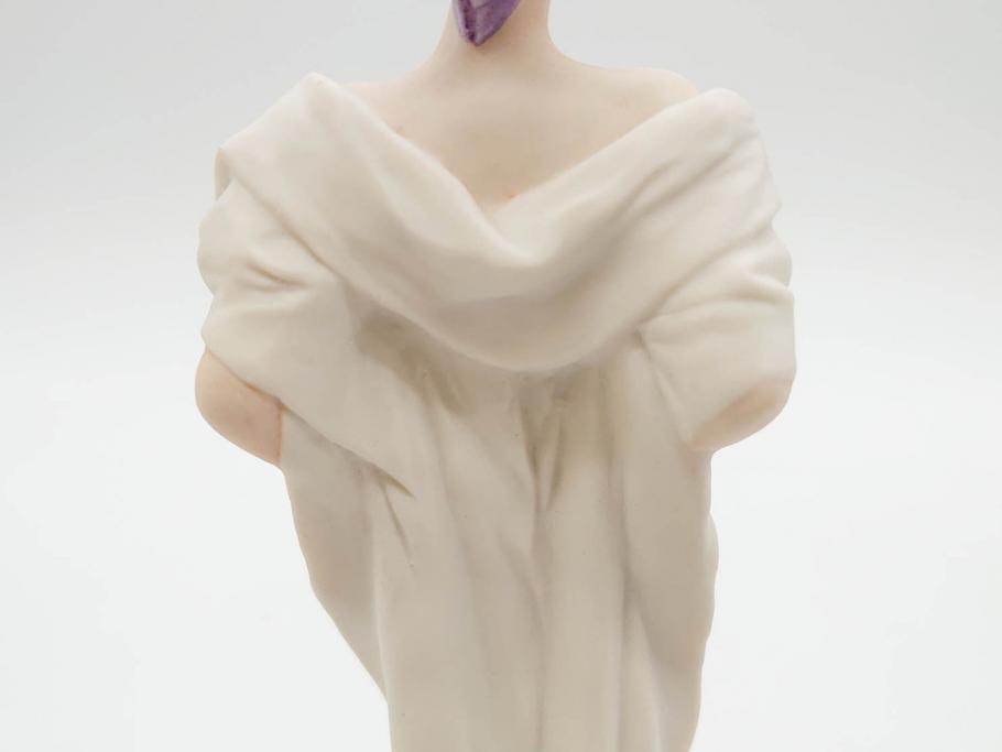 イタリア　カポディモンテ(Capodimonte)　サンドロ・マッジョーニ(Sandro Maggioni)　ドレスの柔らかな雰囲気が美しいフィギュリン(陶器人形、女性、置物、オブジェ)(R-081296)