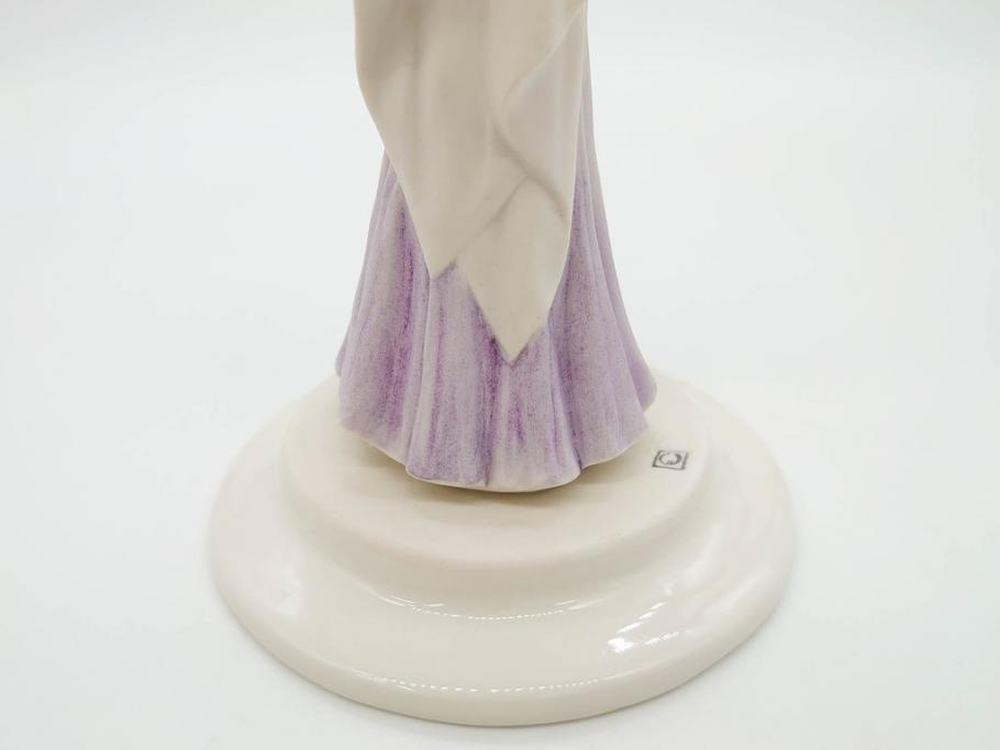 イタリア　カポディモンテ(Capodimonte)　サンドロ・マッジョーニ(Sandro Maggioni)　ドレスの柔らかな雰囲気が美しいフィギュリン(陶器人形、女性、置物、オブジェ)(R-081296)
