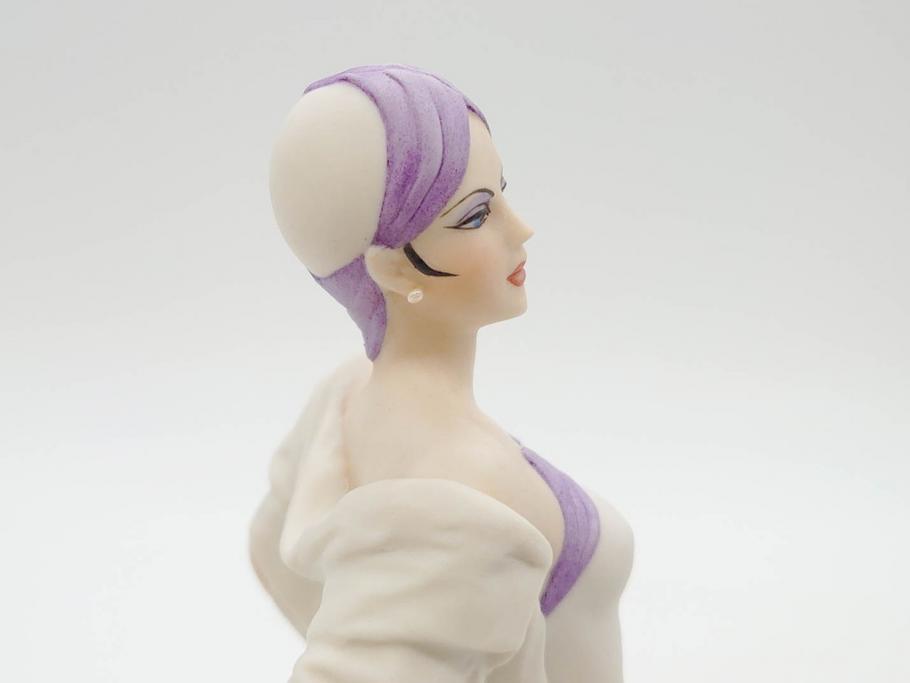 イタリア　カポディモンテ(Capodimonte)　サンドロ・マッジョーニ(Sandro Maggioni)　ドレスの柔らかな雰囲気が美しいフィギュリン(陶器人形、女性、置物、オブジェ)(R-081296)