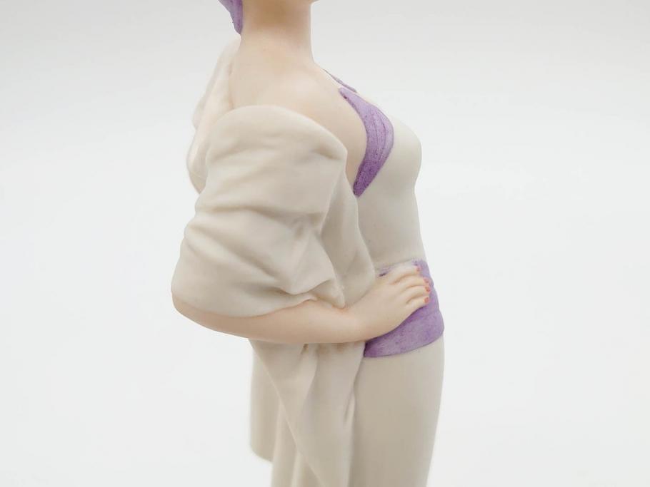 イタリア　カポディモンテ(Capodimonte)　サンドロ・マッジョーニ(Sandro Maggioni)　ドレスの柔らかな雰囲気が美しいフィギュリン(陶器人形、女性、置物、オブジェ)(R-081296)