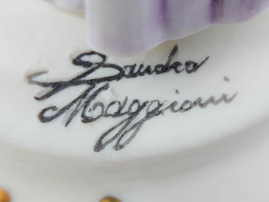 イタリア　カポディモンテ(Capodimonte)　サンドロ・マッジョーニ(Sandro Maggioni)　ドレスの柔らかな雰囲気が美しいフィギュリン(陶器人形、女性、置物、オブジェ)(R-081296)