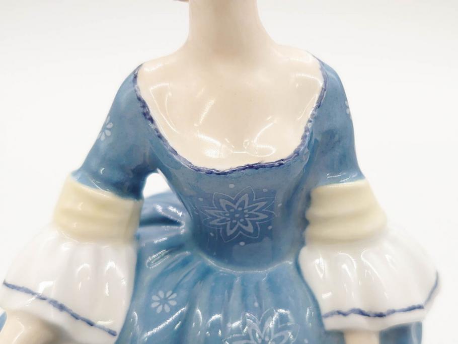 イギリス　Royal Doulton(ロイヤルドルトン)　Hilary(ヒラリー)　上品な雰囲気のフィギュリン(陶器人形、女性、貴婦人、置物、オブジェ)(R-081297)