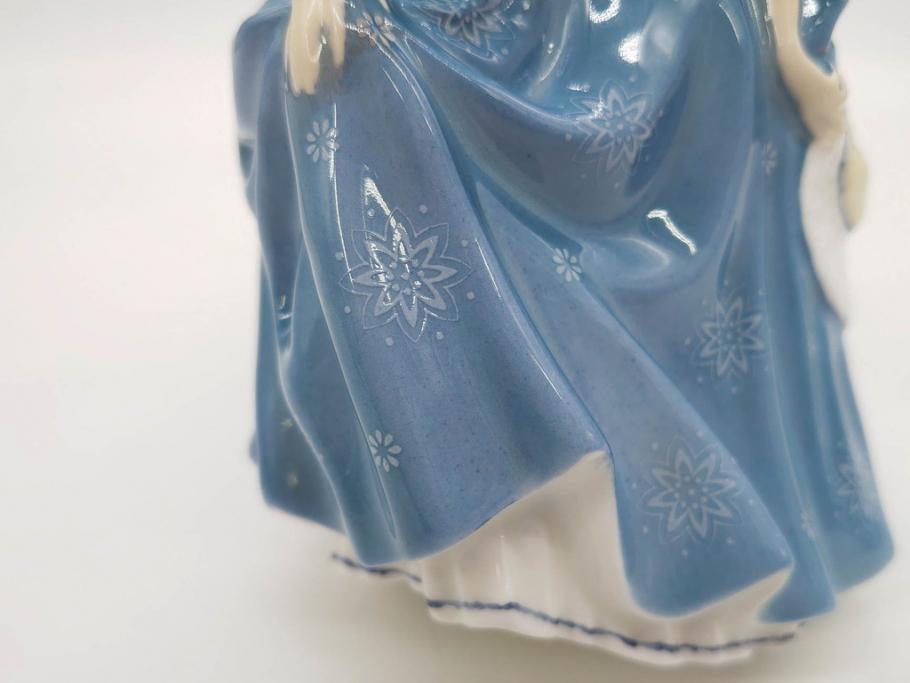 イギリス　Royal Doulton(ロイヤルドルトン)　Hilary(ヒラリー)　上品な雰囲気のフィギュリン(陶器人形、女性、貴婦人、置物、オブジェ)(R-081297)