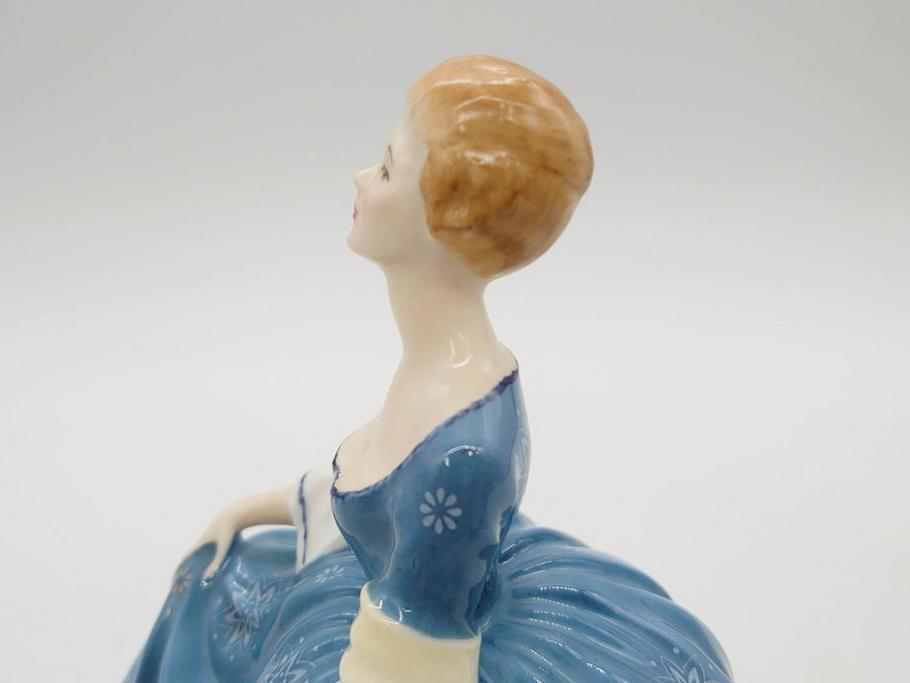 イギリス　Royal Doulton(ロイヤルドルトン)　Hilary(ヒラリー)　上品な雰囲気のフィギュリン(陶器人形、女性、貴婦人、置物、オブジェ)(R-081297)