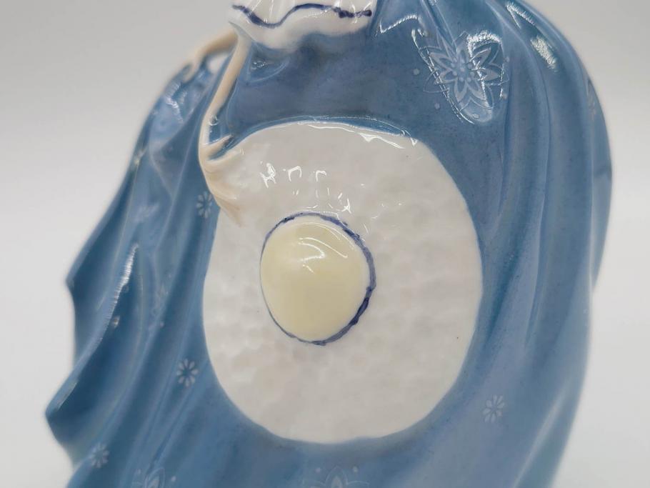 イギリス　Royal Doulton(ロイヤルドルトン)　Hilary(ヒラリー)　上品な雰囲気のフィギュリン(陶器人形、女性、貴婦人、置物、オブジェ)(R-081297)