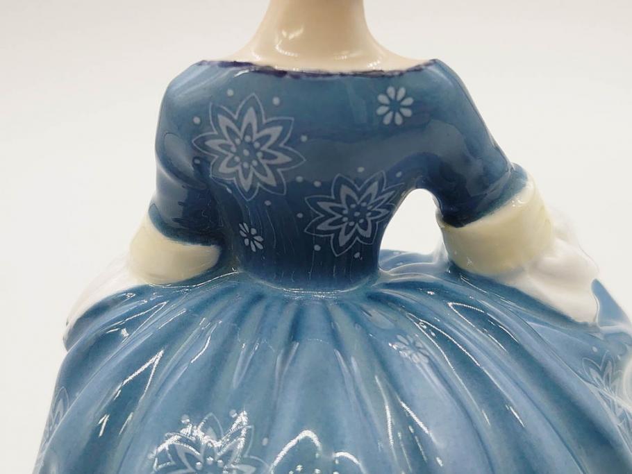 イギリス　Royal Doulton(ロイヤルドルトン)　Hilary(ヒラリー)　上品な雰囲気のフィギュリン(陶器人形、女性、貴婦人、置物、オブジェ)(R-081297)