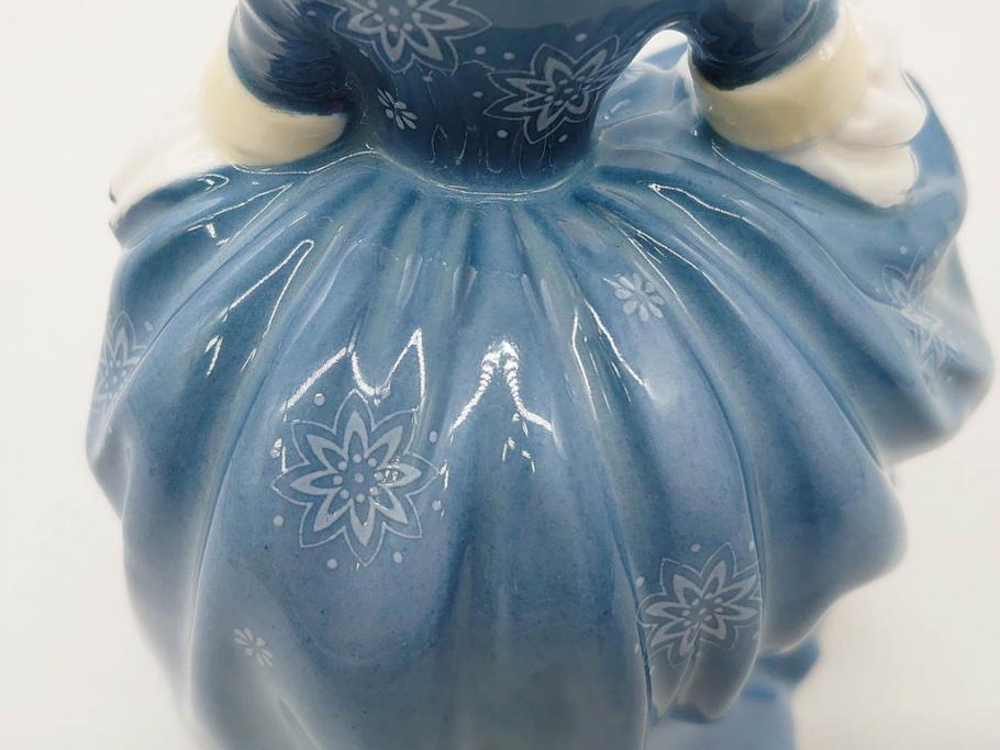 イギリス　Royal Doulton(ロイヤルドルトン)　Hilary(ヒラリー)　上品な雰囲気のフィギュリン(陶器人形、女性、貴婦人、置物、オブジェ)(R-081297)